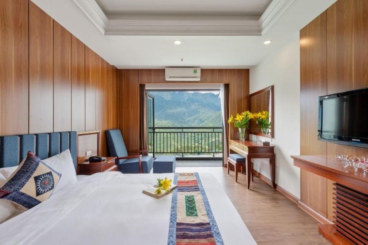 Superior Double Moutain View